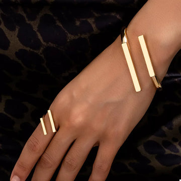 Modern Elegance Redefined: The 18K Gold Plated Bar Jewelry Set